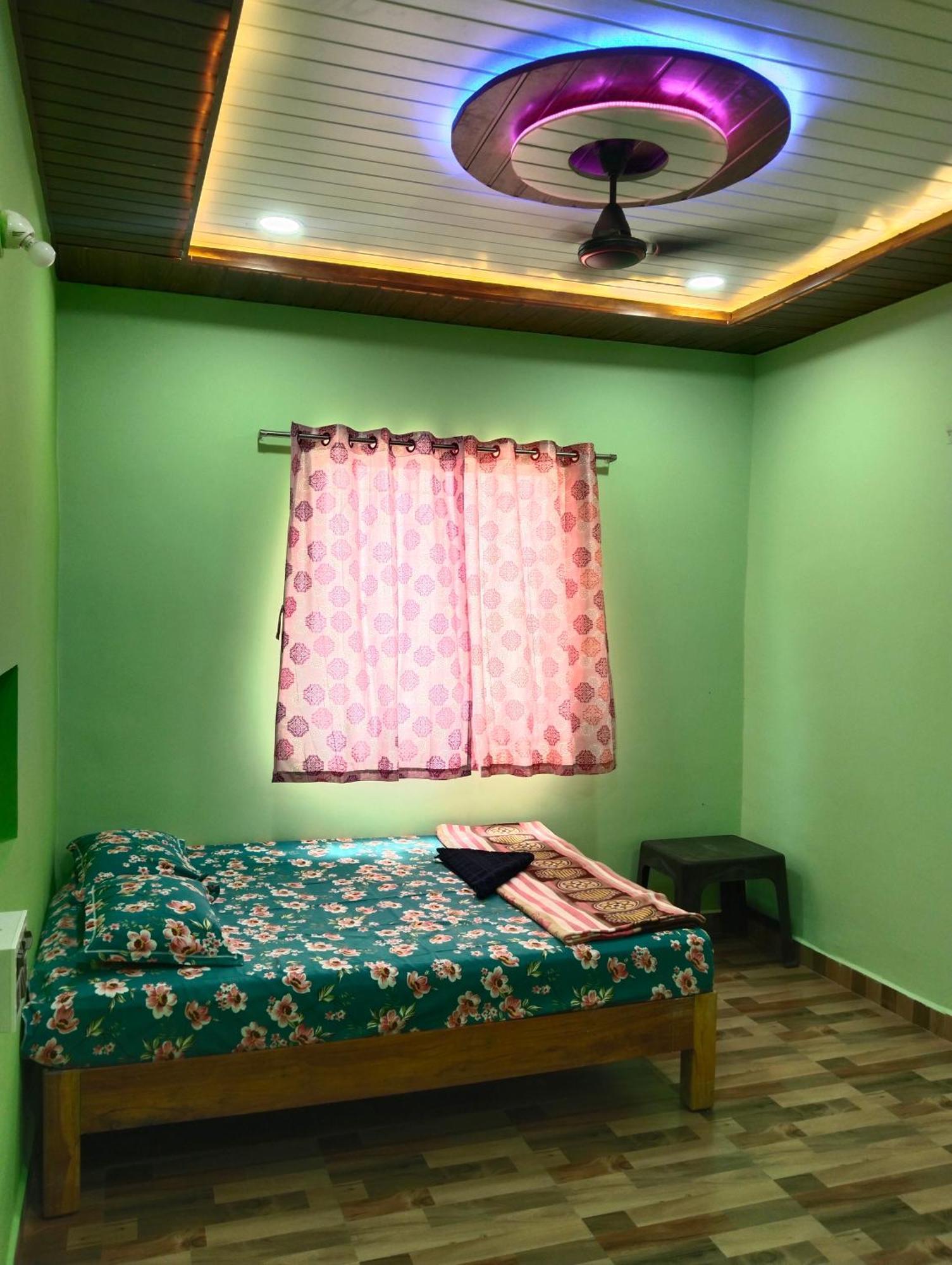 Funky Monkey Home Stay Хампи Екстериор снимка
